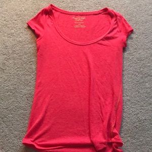 AE scoop neck t-shirt